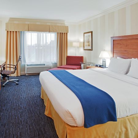 Holiday Inn Express Hotel & Suites Santa Cruz By Ihg Екстер'єр фото