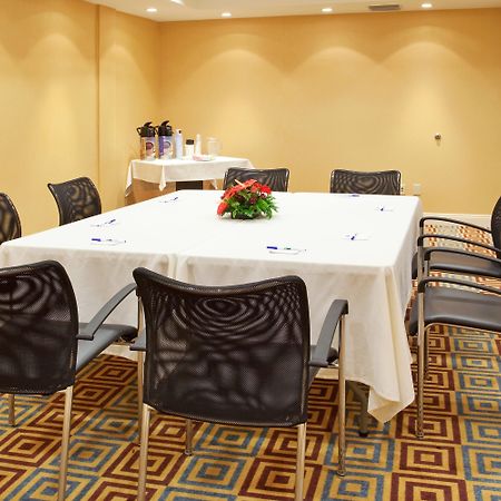 Holiday Inn Express Hotel & Suites Santa Cruz By Ihg Екстер'єр фото