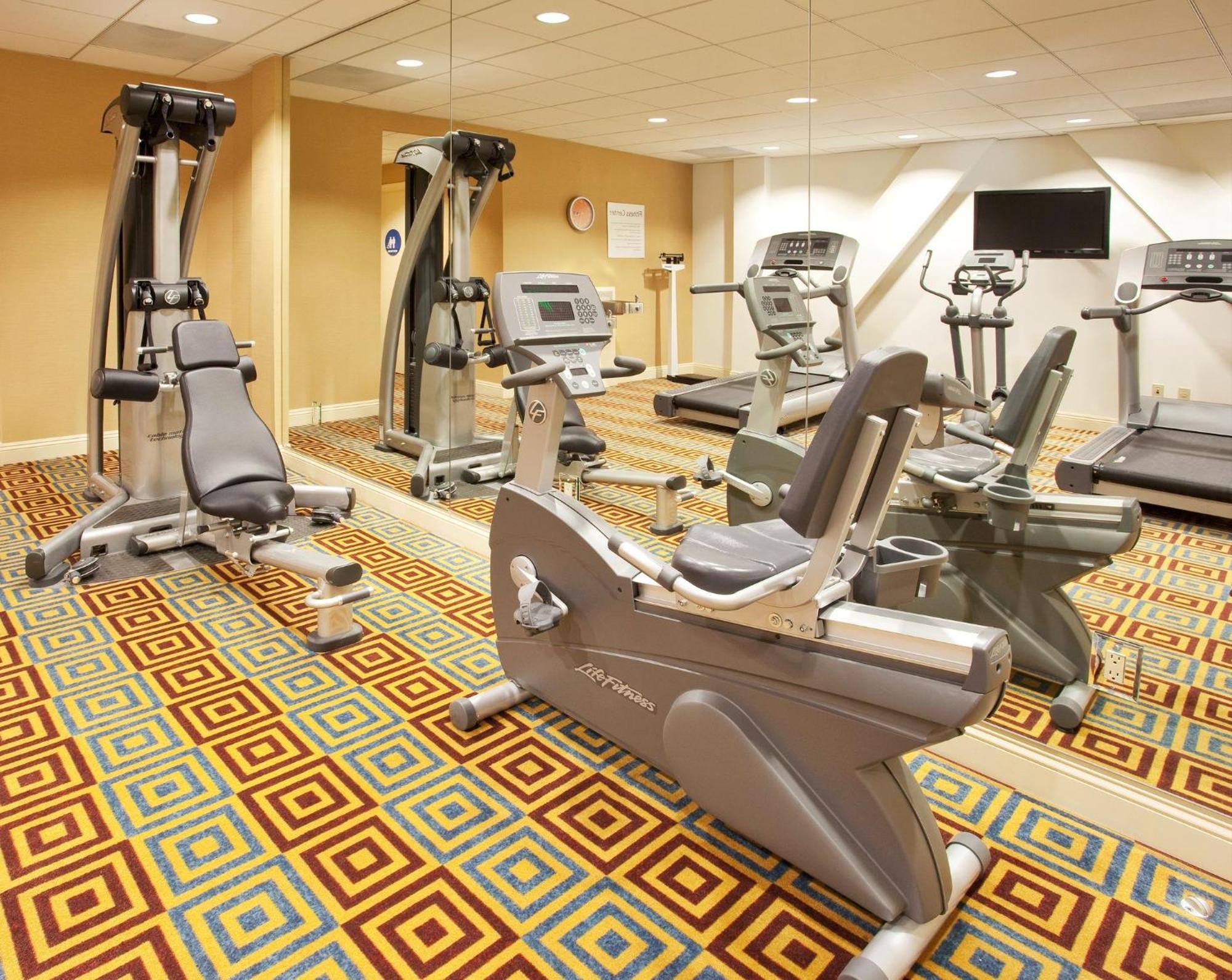 Holiday Inn Express Hotel & Suites Santa Cruz By Ihg Екстер'єр фото